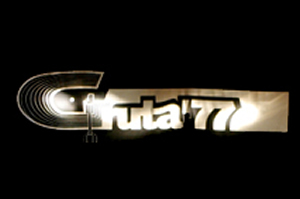 Gruta 77
